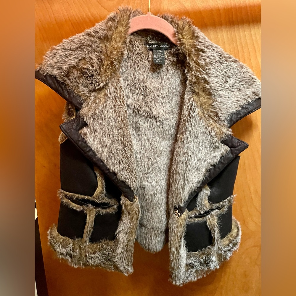 Sak’s 5th Avenue Faux Fur/ Faux Suede Big Collar Vest Dark Brown Light Brown - Picture 1 of 2